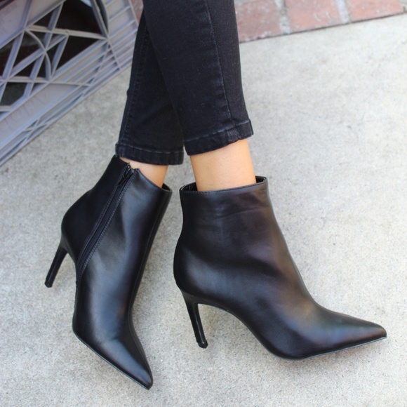 Shoes - 🚨LAST PAIR!//The Astrid// Black ankle bootie